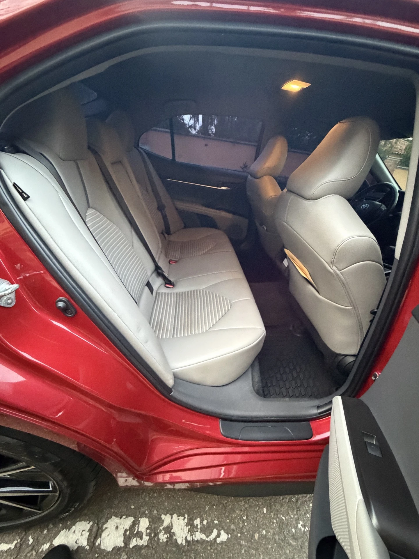 2022 Toyota Camry SE AWD — foto 5