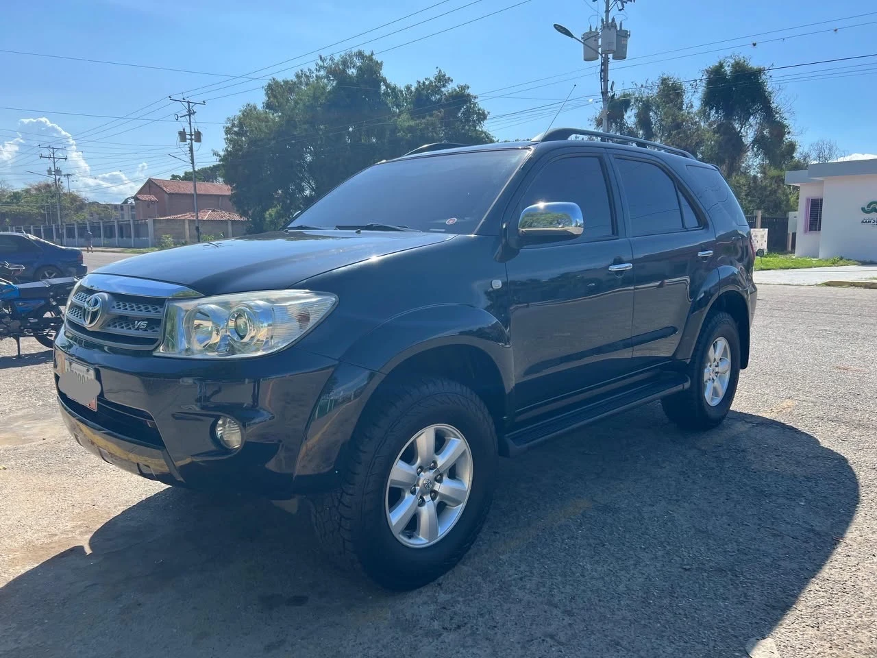 2011 Toyota Fortuner Sr — foto 2