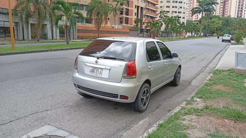 2007 Fiat Palio HLX — foto 4