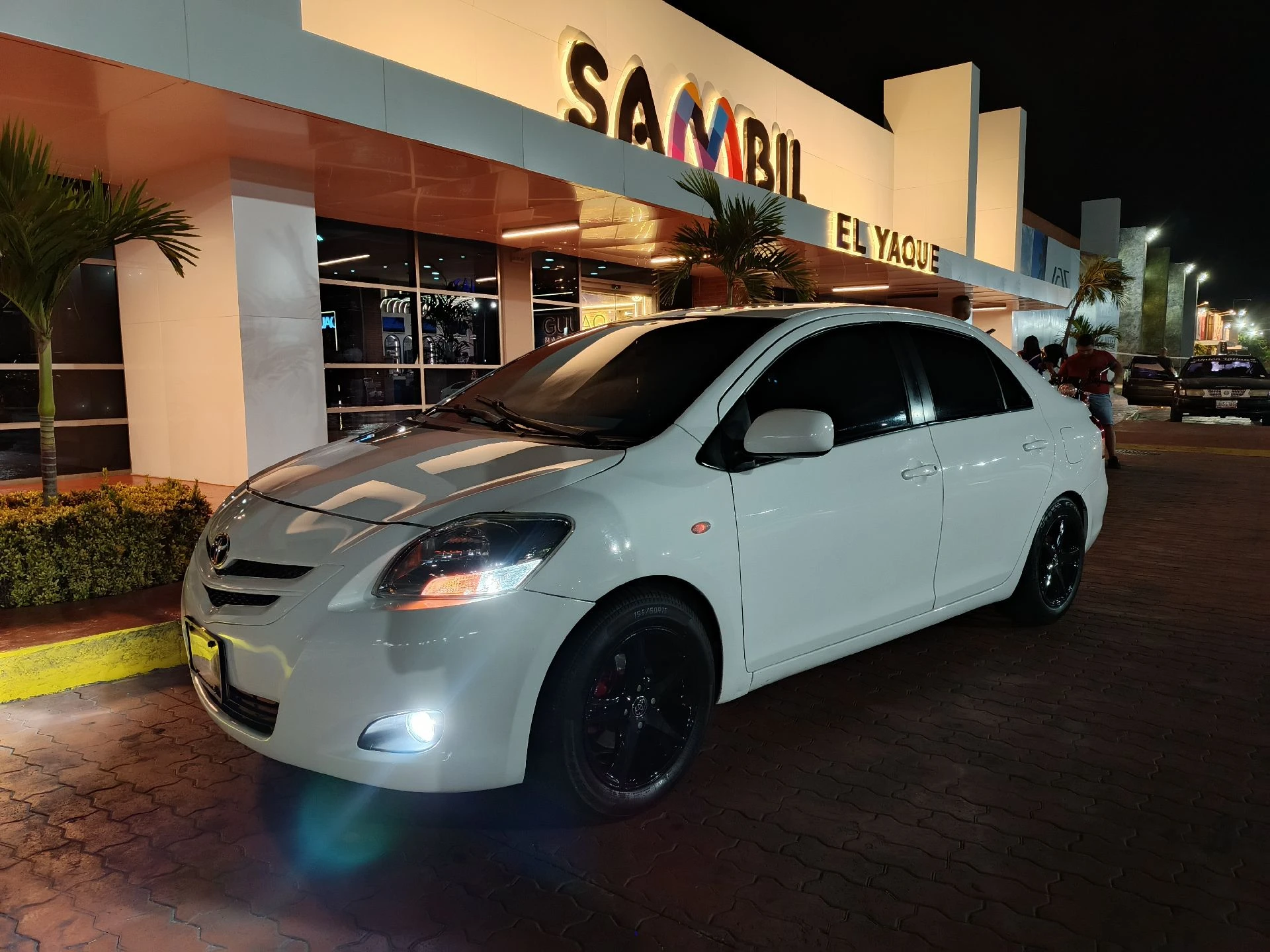 2009 Toyota Yaris Belta — foto 7