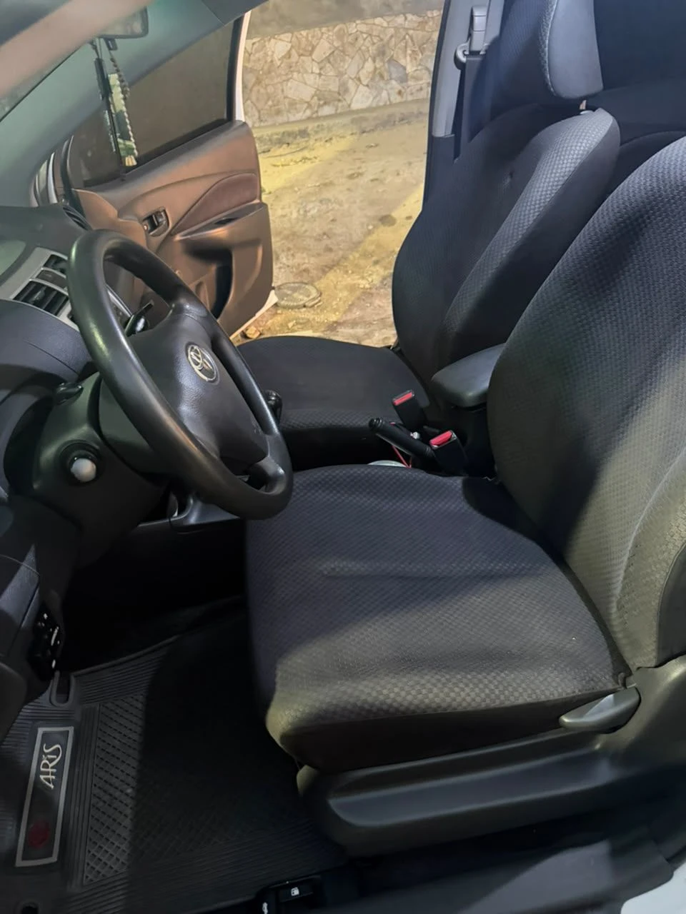 2009 Toyota Yaris Belta — foto 12