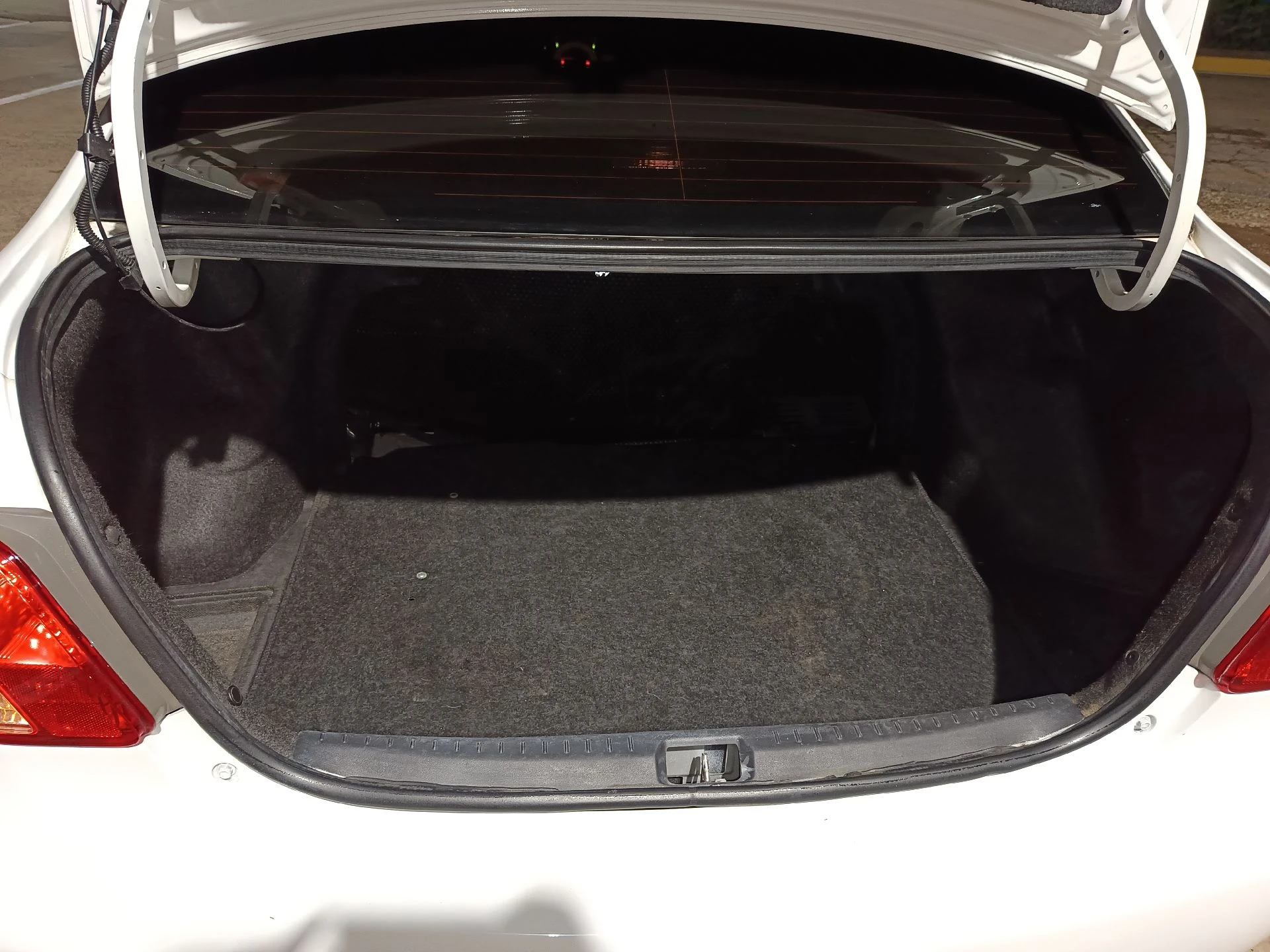 2009 Toyota Yaris Belta — foto 13
