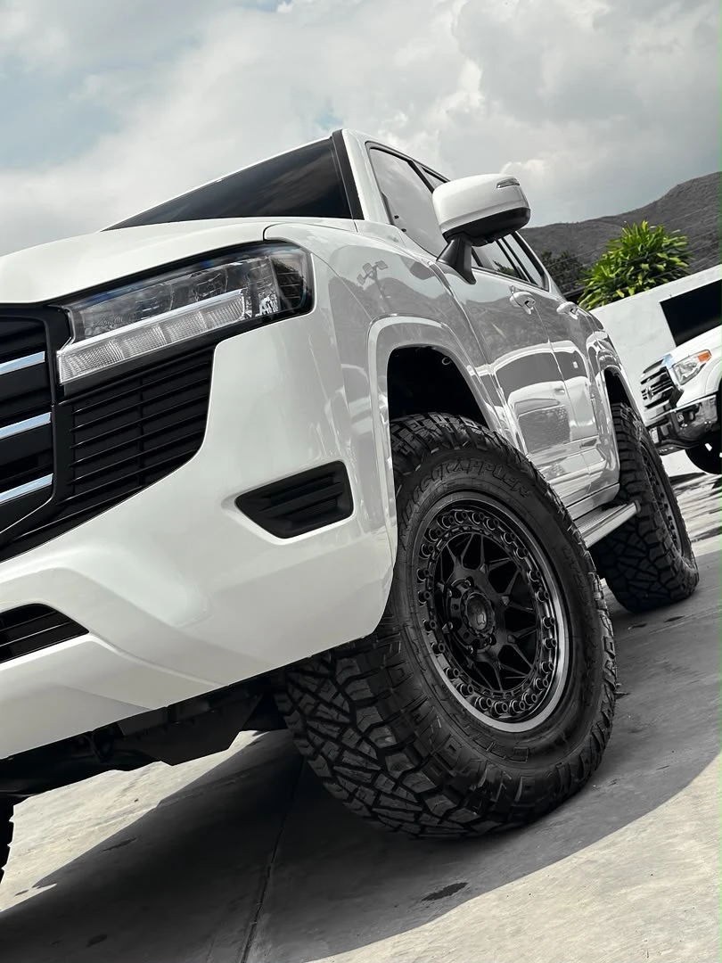 2025 Toyota Land Cruiser 300 GXR V6 — foto 3