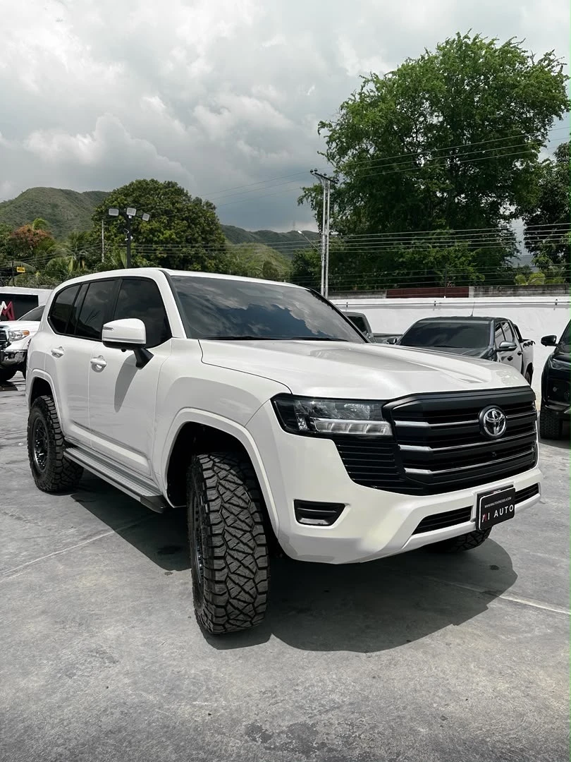 2025 Toyota Land Cruiser 300 GXR V6 — foto 4
