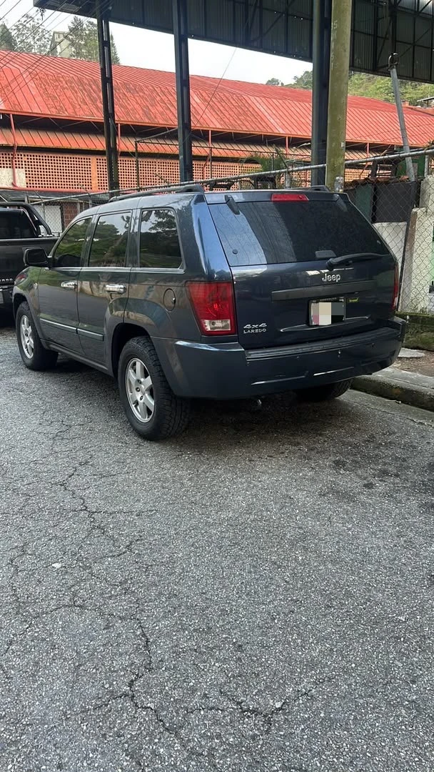2010 Jeep Grand Cherokee Limited — foto 2