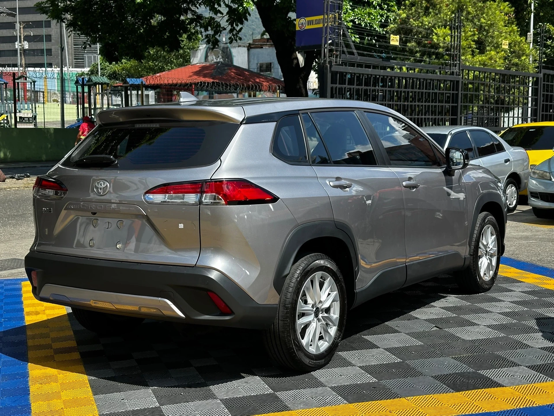 2026 Toyota Corolla Cross Élite — photo 8