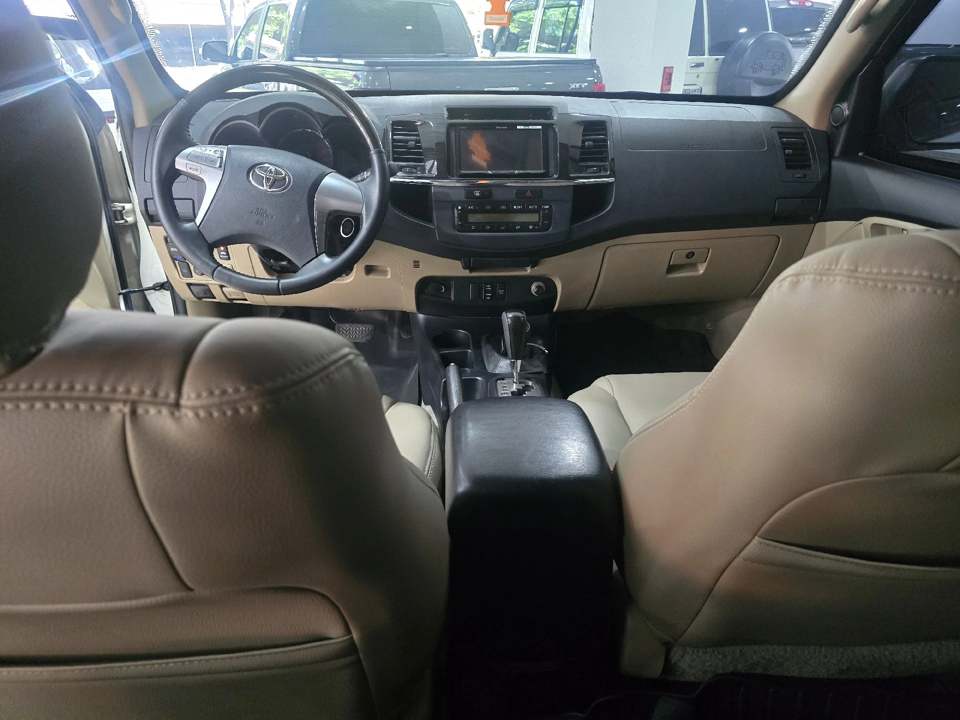 2015 Toyota Fortuner 4x4 — foto 7