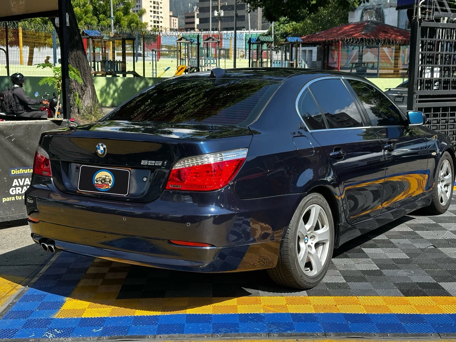2008 BMW 525i — foto 6