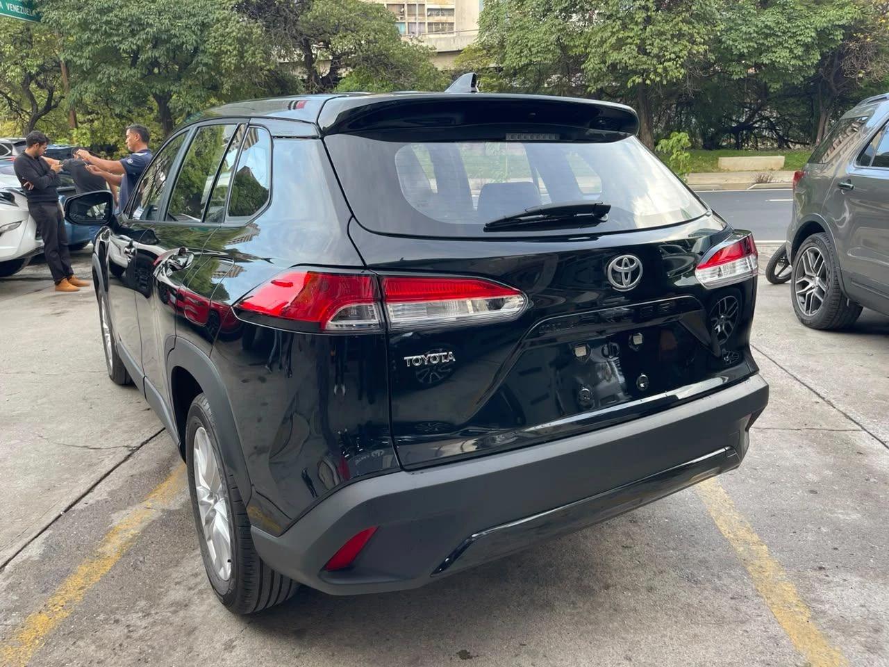 2026 Toyota Corolla Cross Élite — photo 4