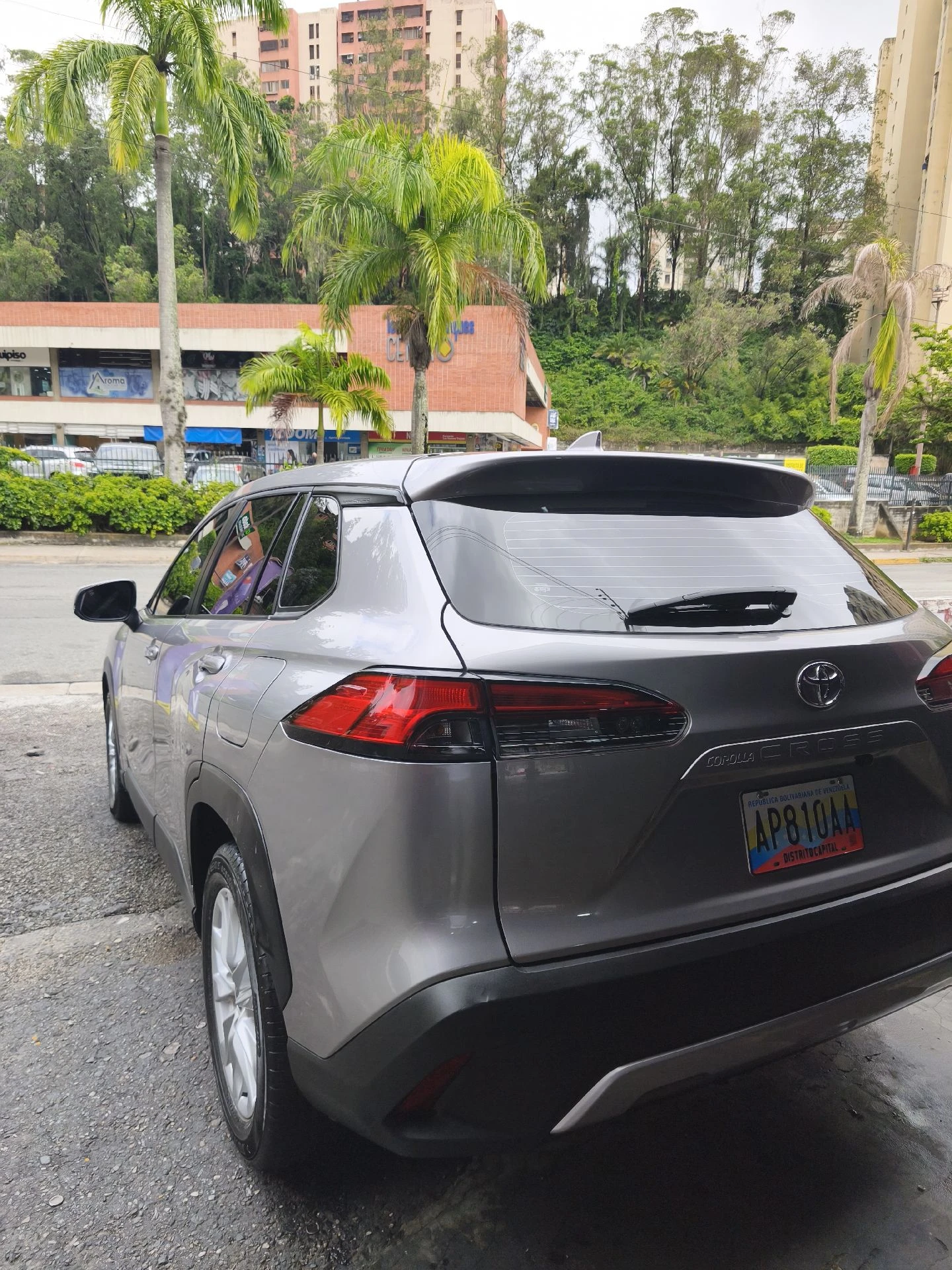 2025 Toyota Corolla Cross Luxury — foto 4