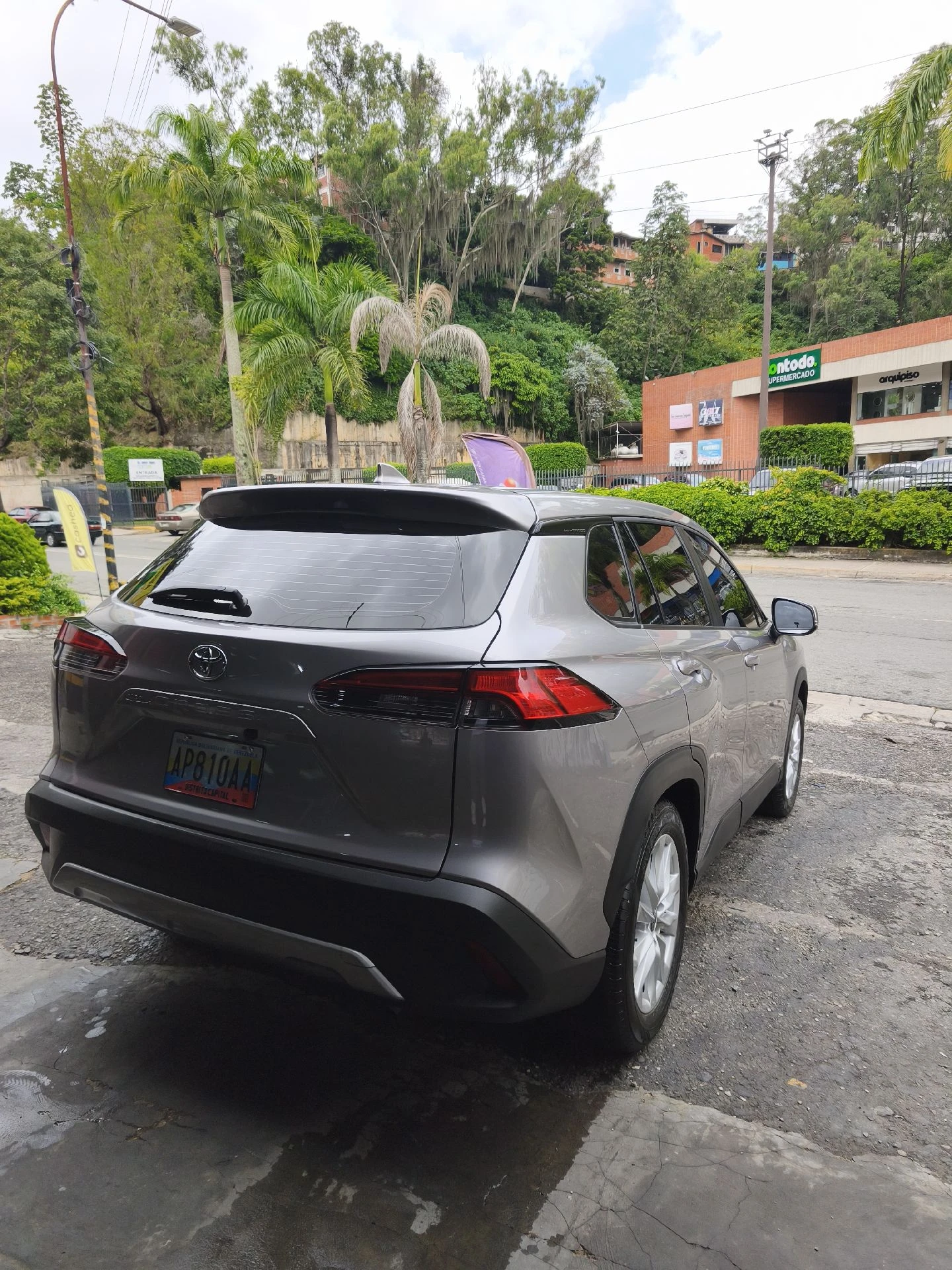2025 Toyota Corolla Cross Luxury — foto 3