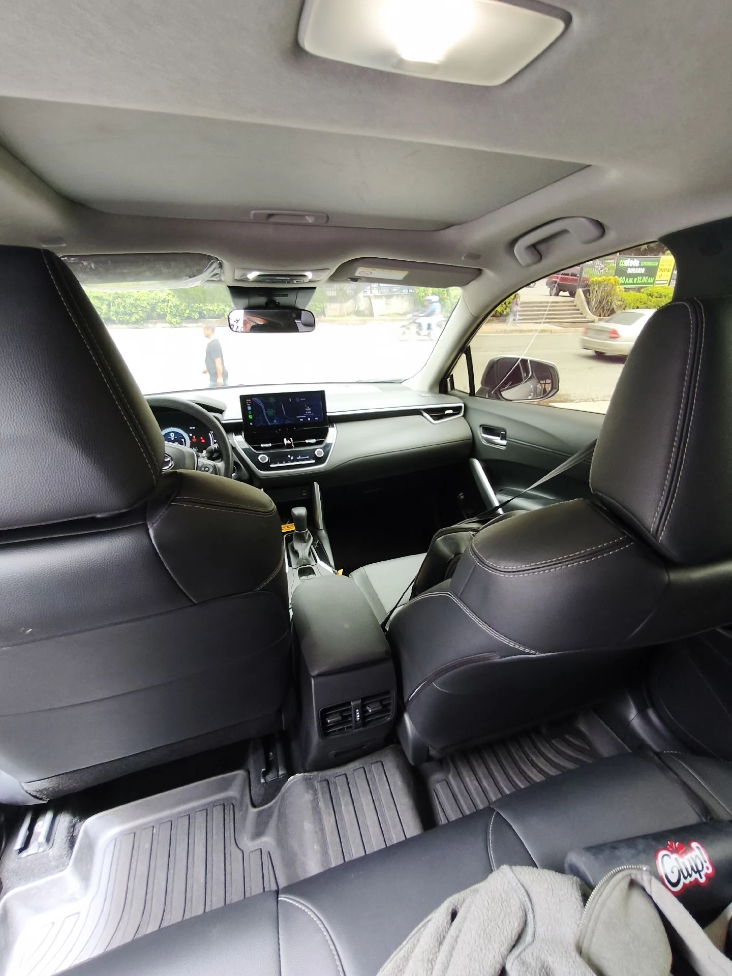 2025 Toyota Corolla Cross Luxury — foto 6