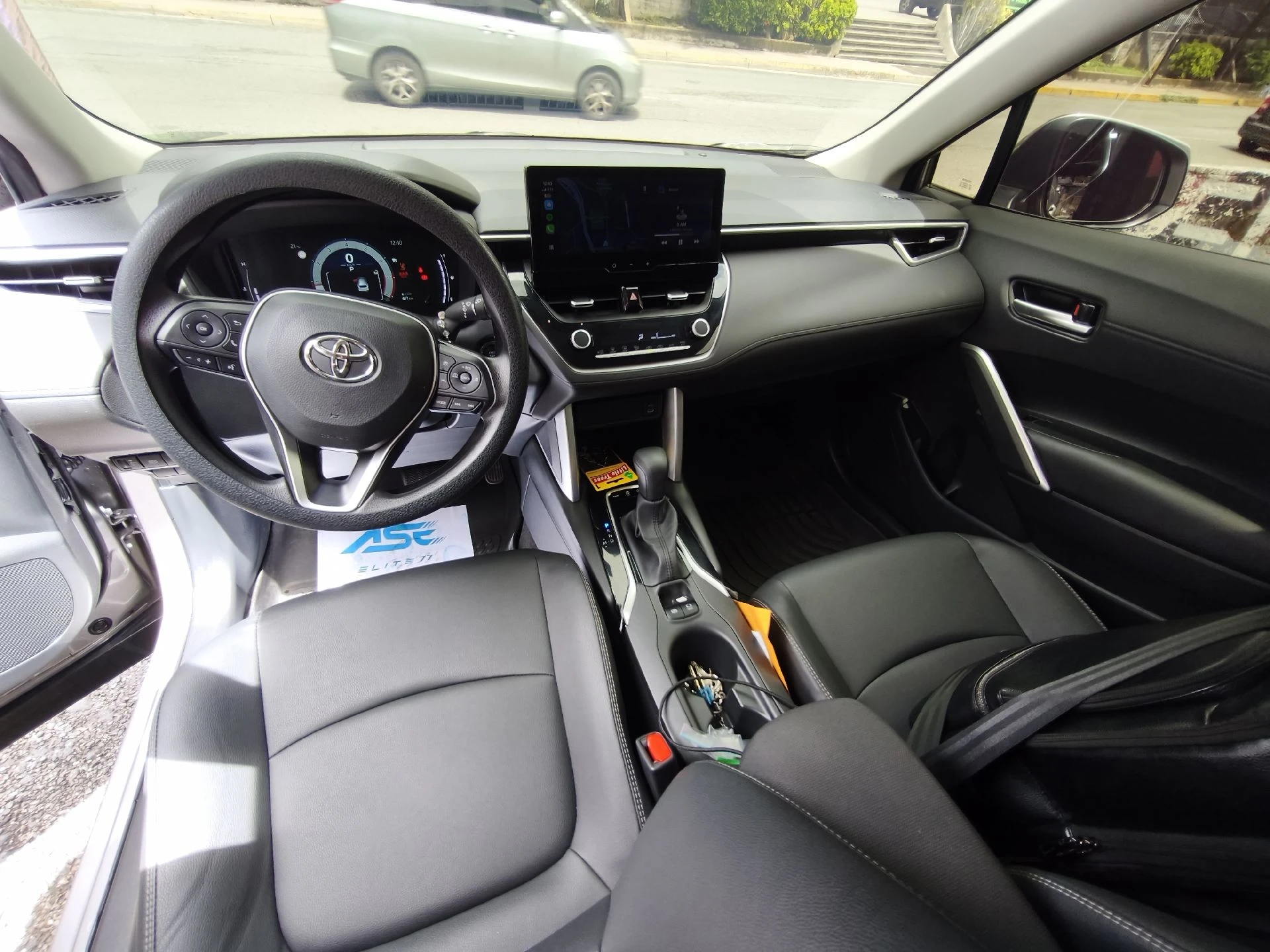 2025 Toyota Corolla Cross Luxury — foto 7