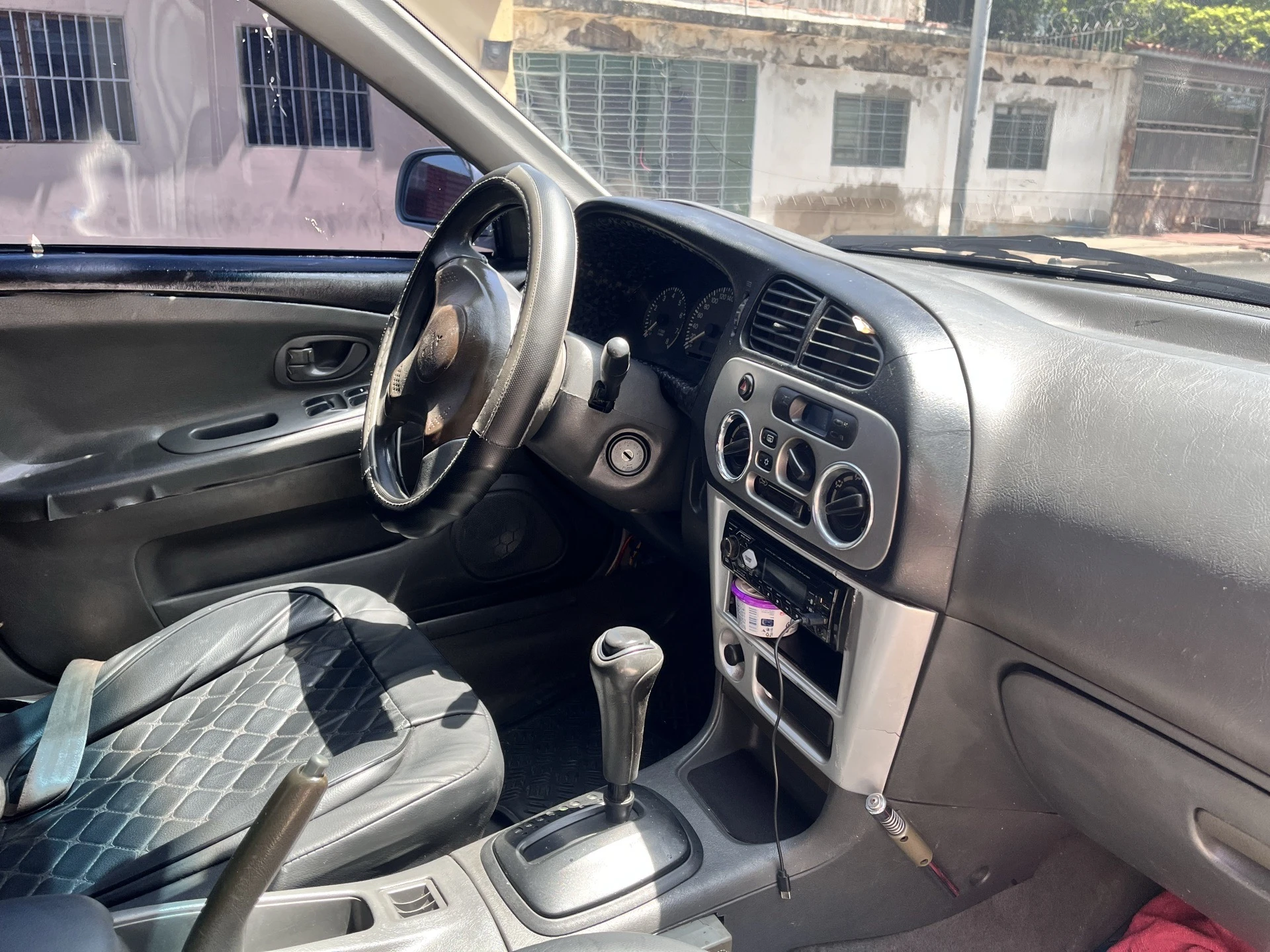 2010 Mitsubishi Signo Glx — foto 3