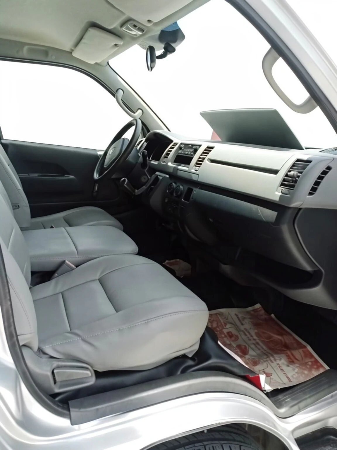 2009 Toyota Hiace — foto 8