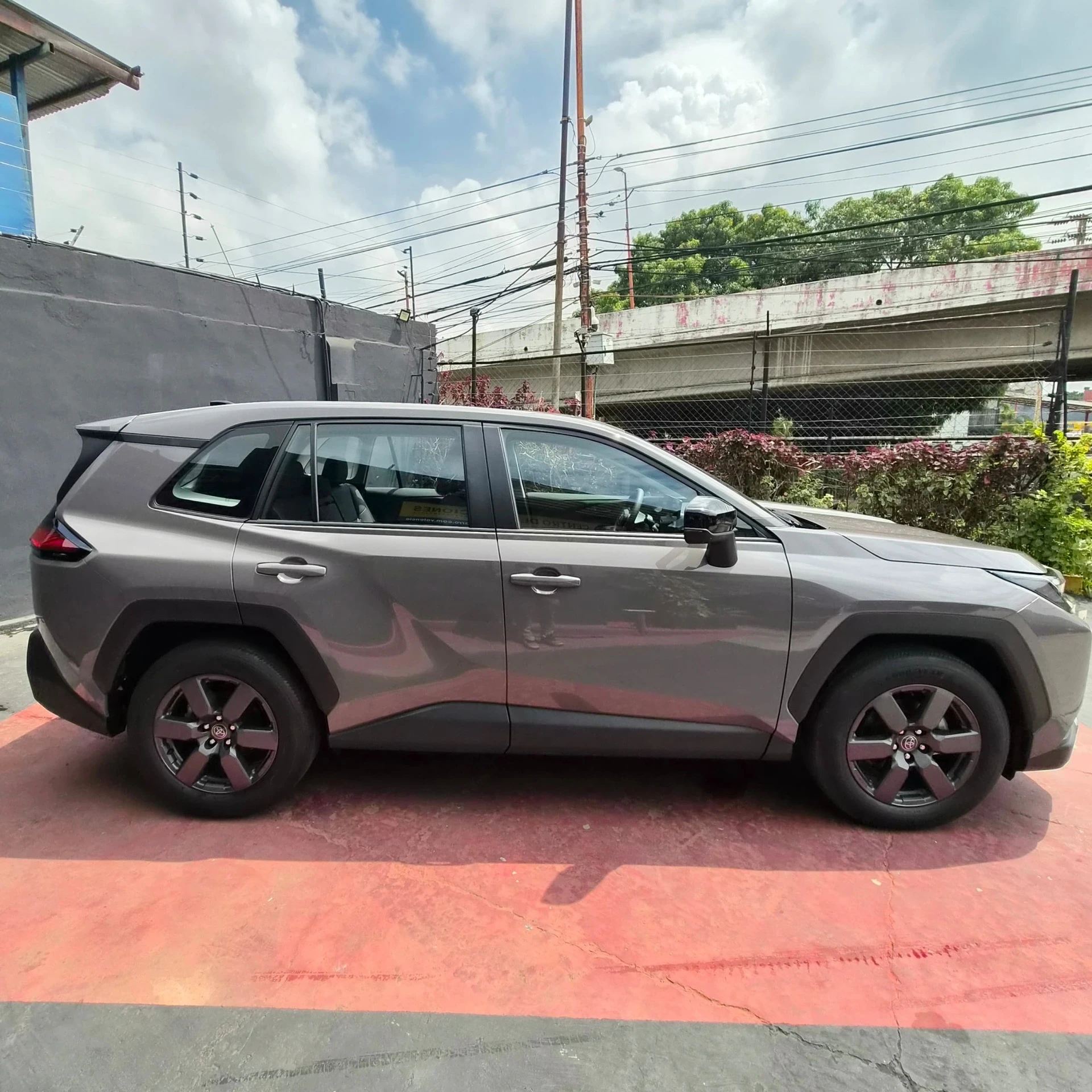 2026 Toyota RAV4 Delux — foto 7