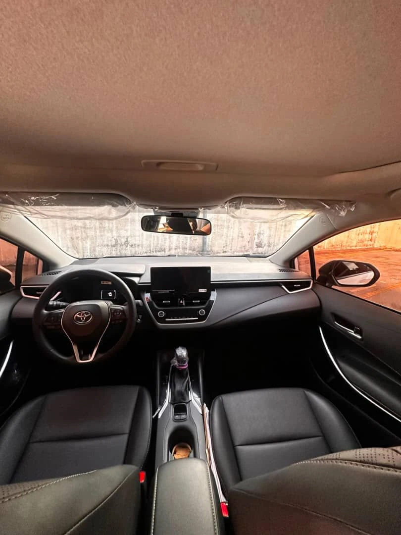2025 Toyota Corolla 1.8 hybrid — foto 2