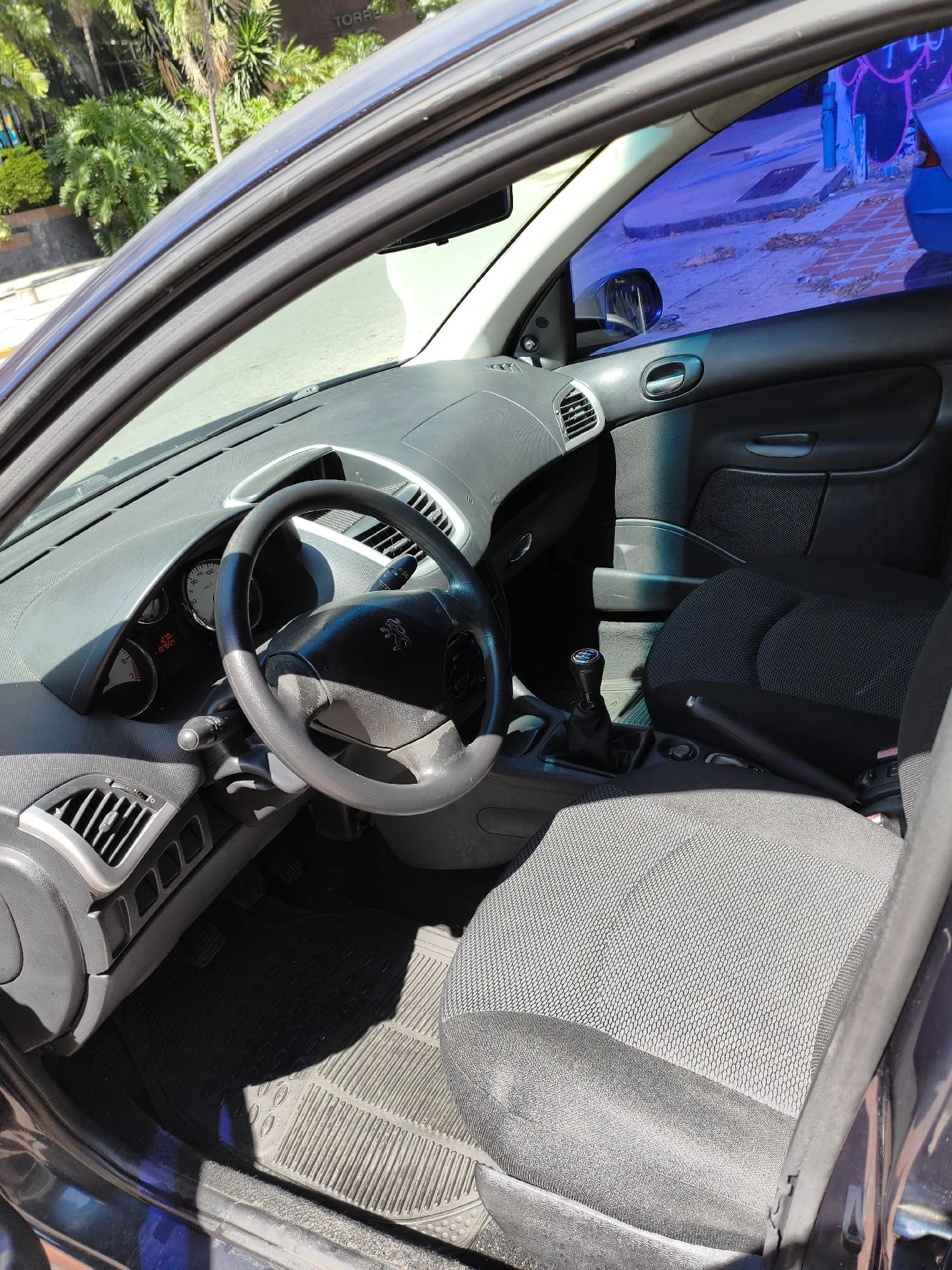 2012 Peugeot 207 Compact 1.6 — foto 5
