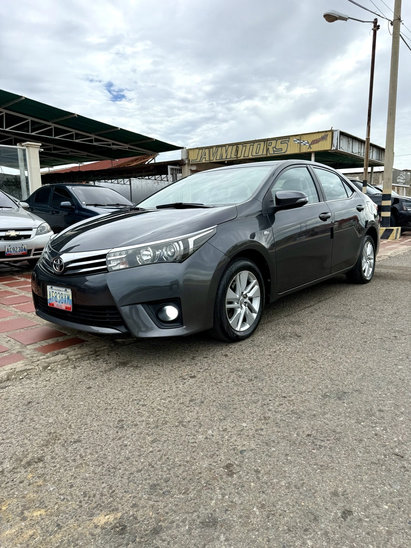 2015 Toyota Corolla Gli — photo 18