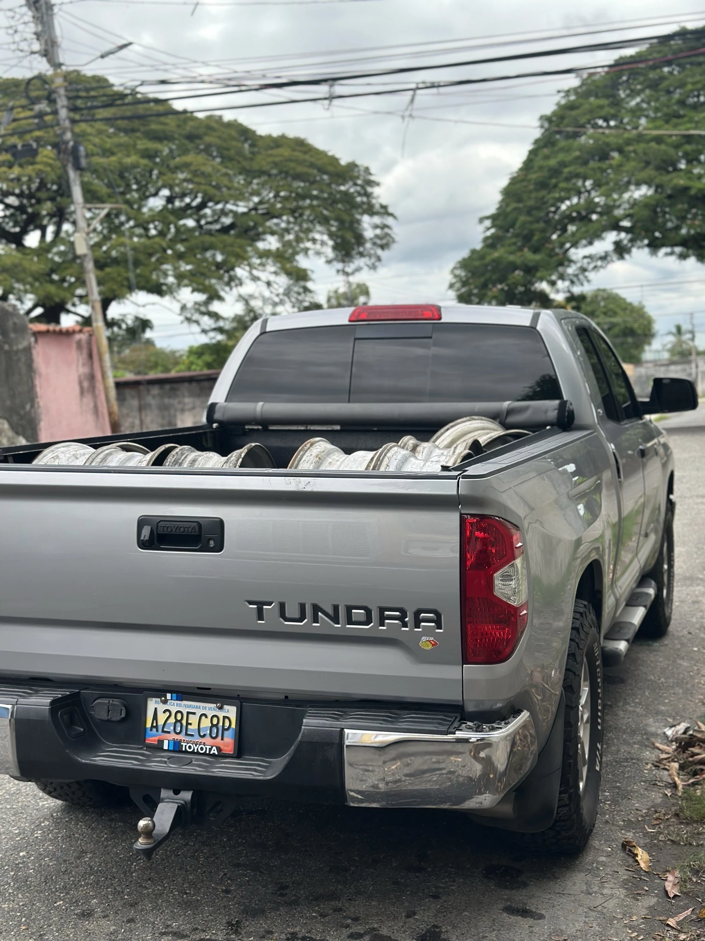 2014 Toyota Tundra Sr5 — foto 2