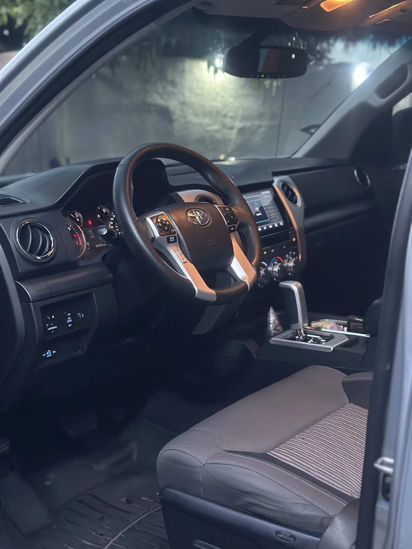 2014 Toyota Tundra Sr5 — foto 3