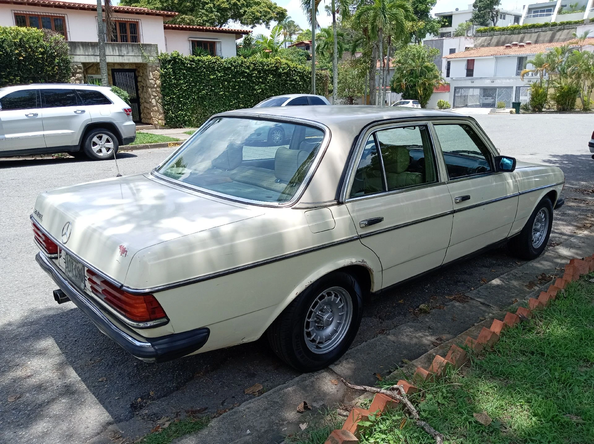 1983 Mercedes-Benz 230E W123 — foto 2