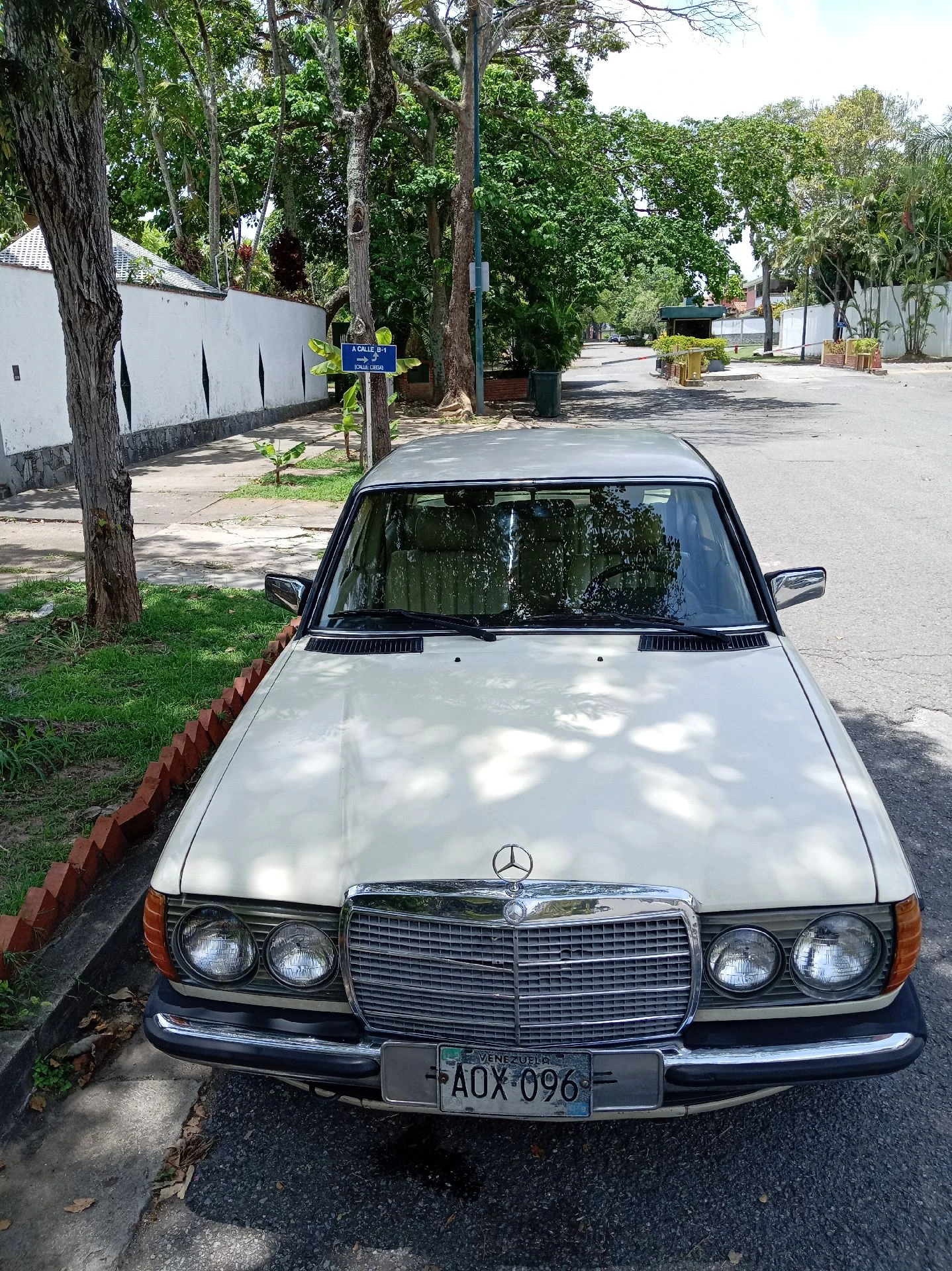 1983 Mercedes-Benz 230E W123 — foto 3