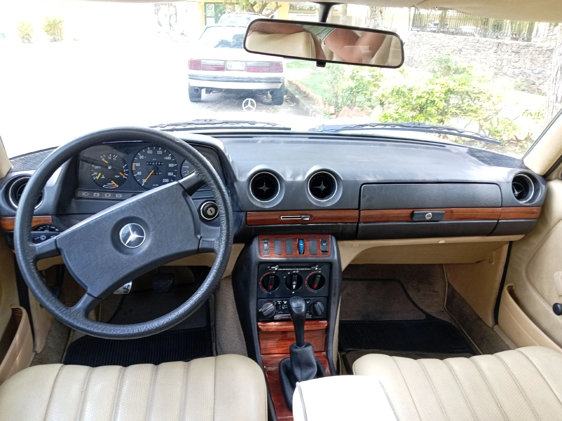 1983 Mercedes-Benz 230E W123 — foto 5