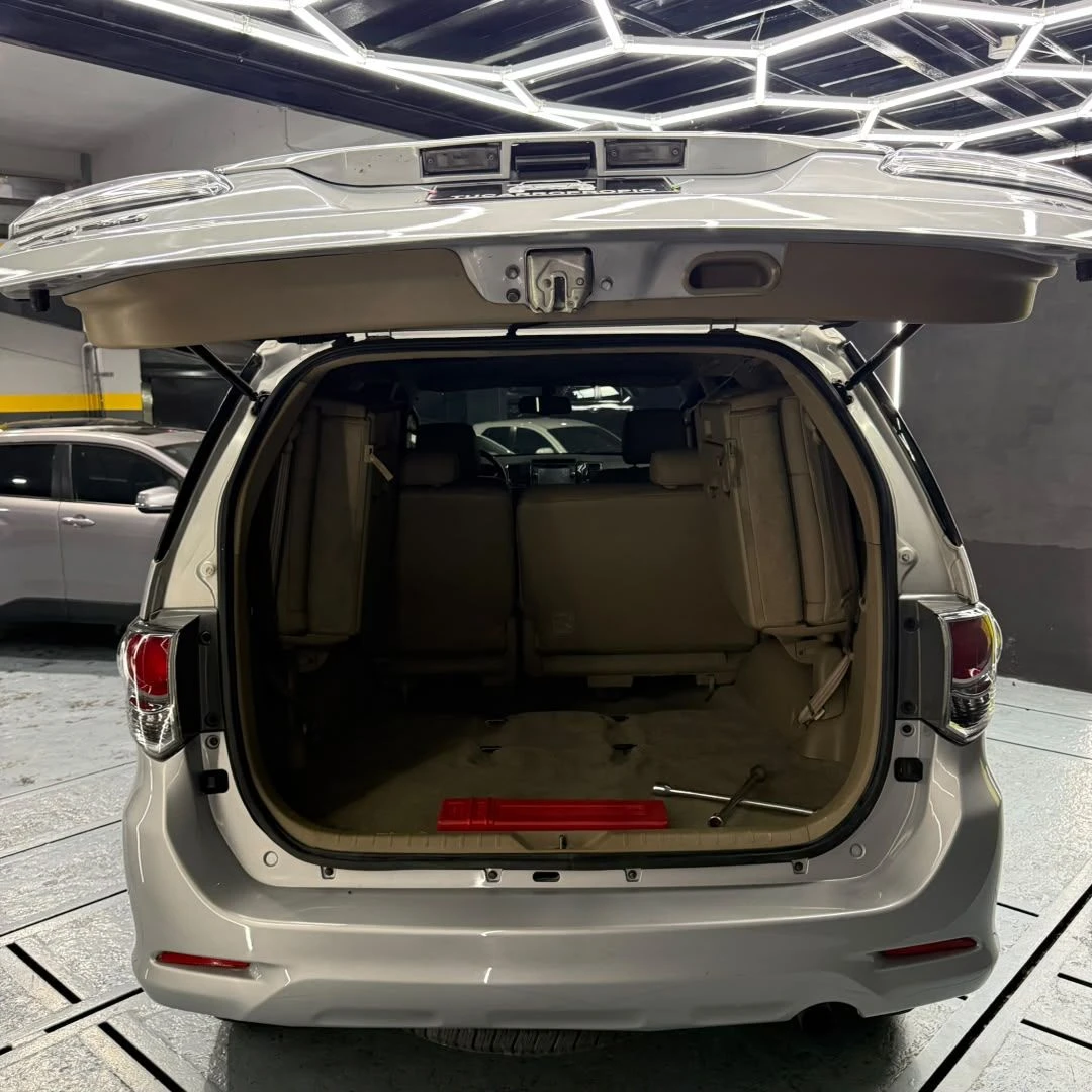 2017 Toyota Fortuner SR — foto 6