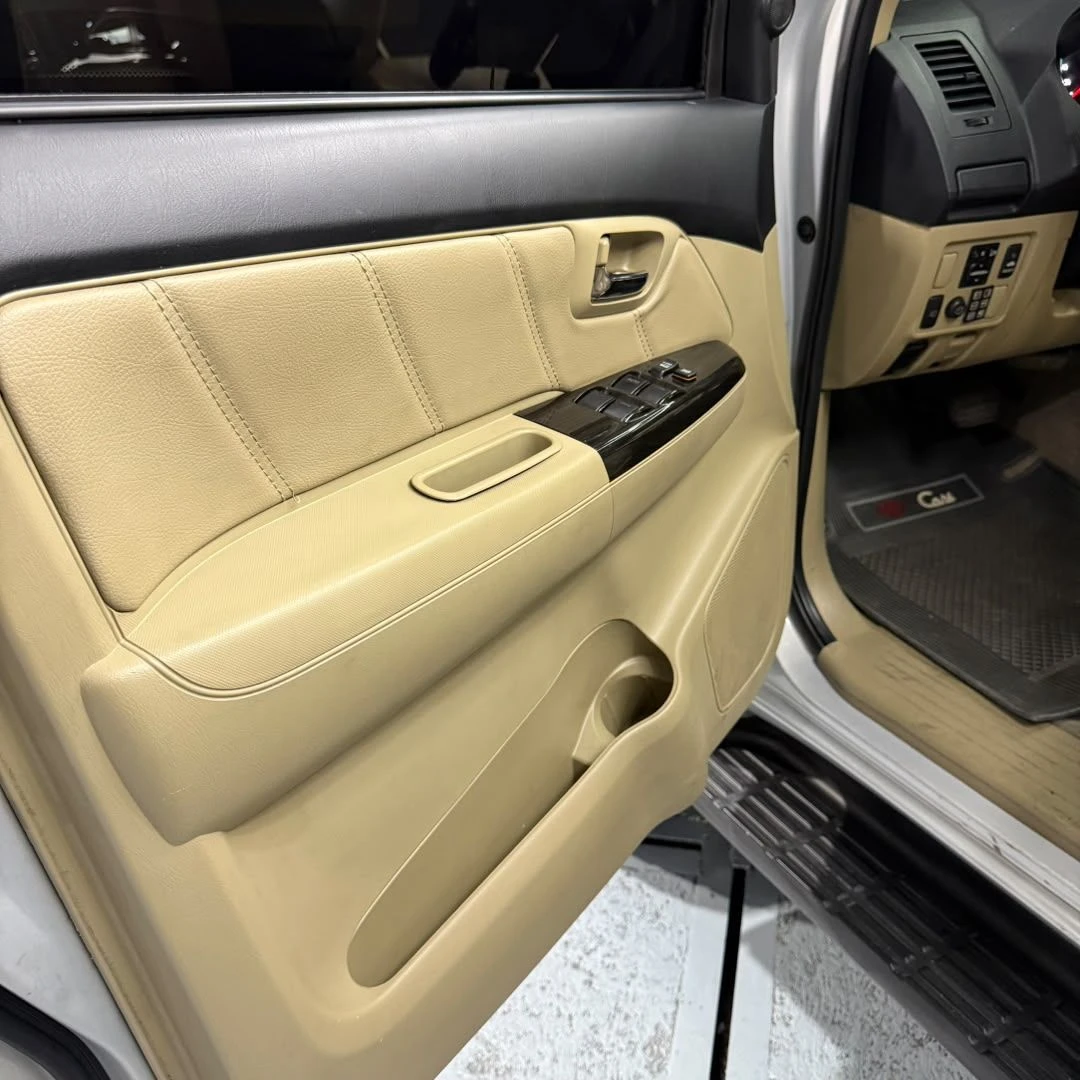 2017 Toyota Fortuner SR — foto 9