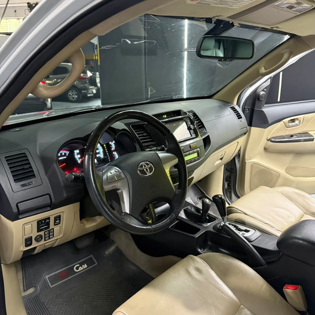 2017 Toyota Fortuner SR — foto 8