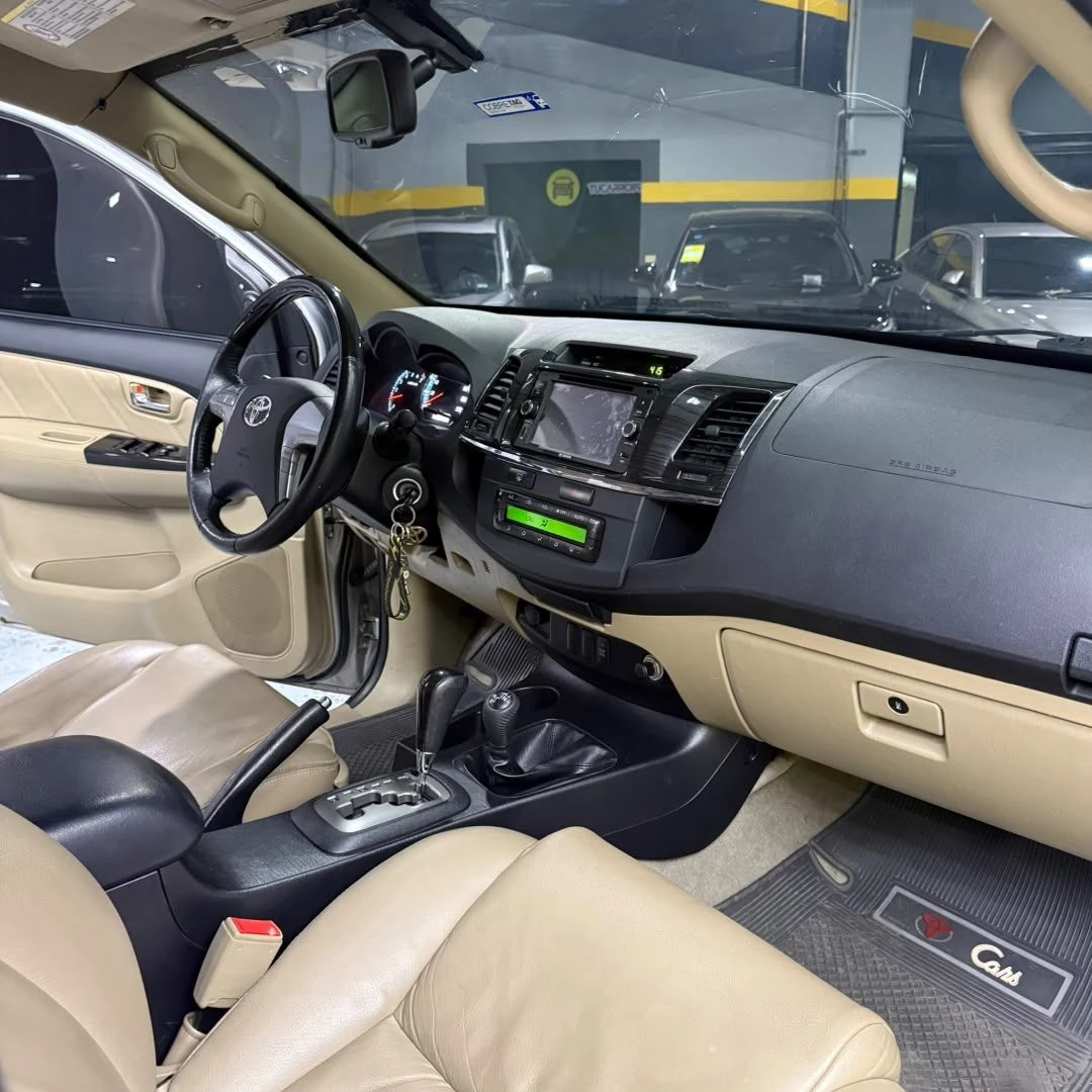 2017 Toyota Fortuner SR — foto 7