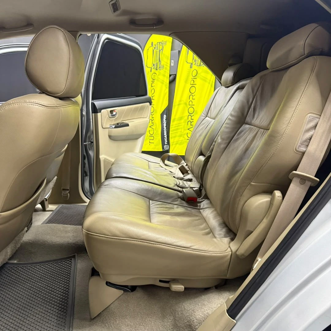2017 Toyota Fortuner SR — foto 13