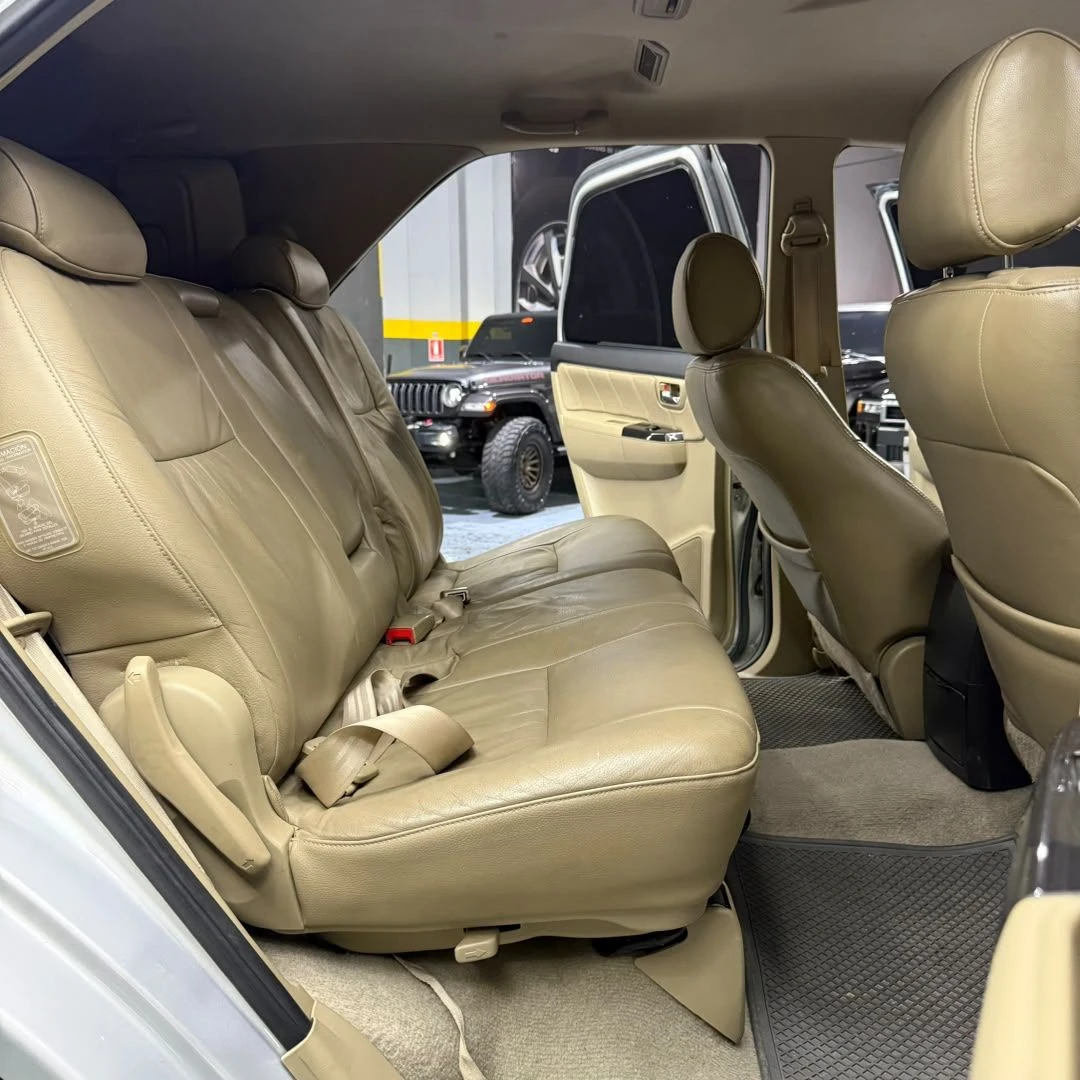 2017 Toyota Fortuner SR — foto 15