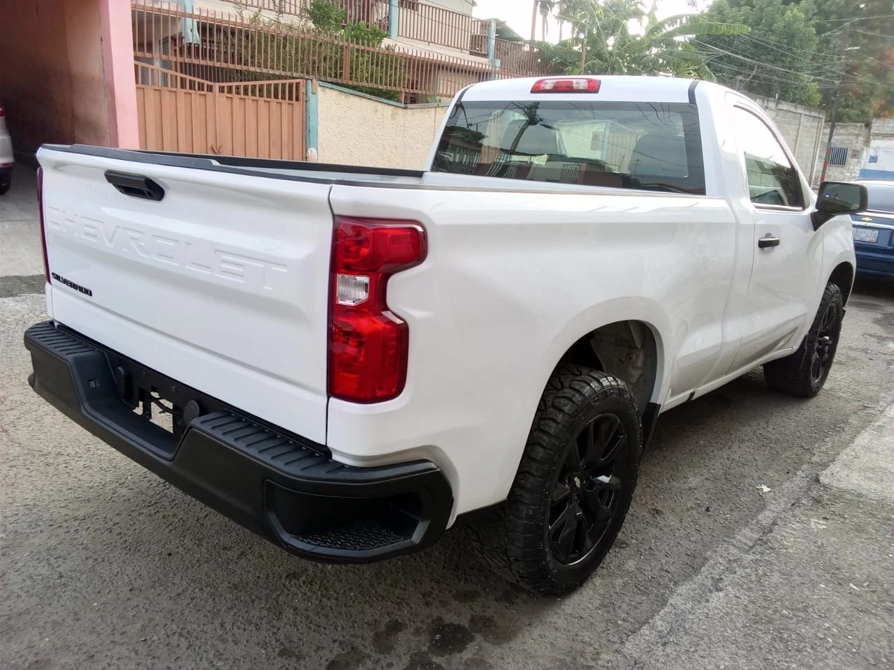 2023 Chevrolet Silverado Sencilla — foto 2