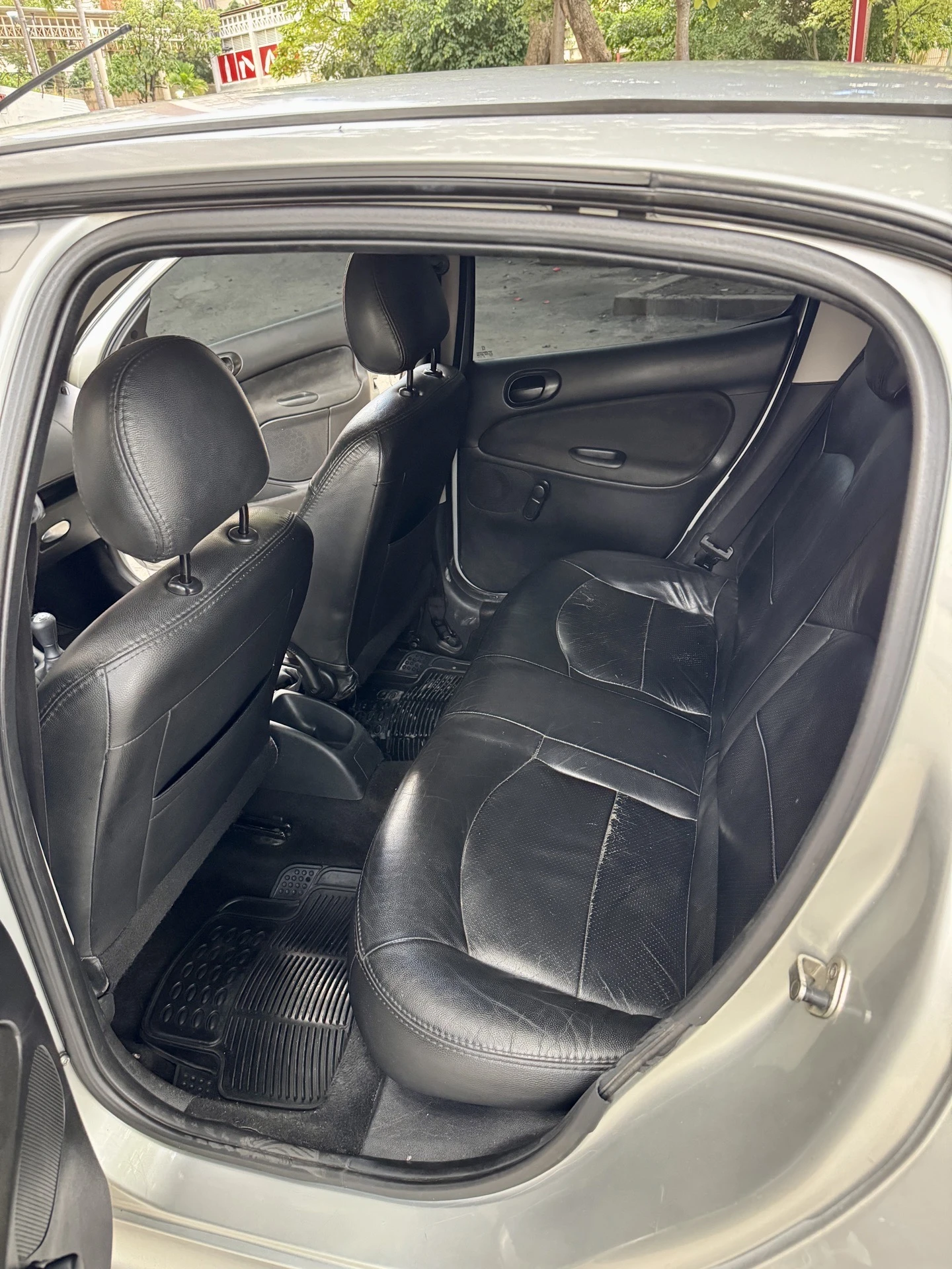 2011 Peugeot 207 Compact — foto 5