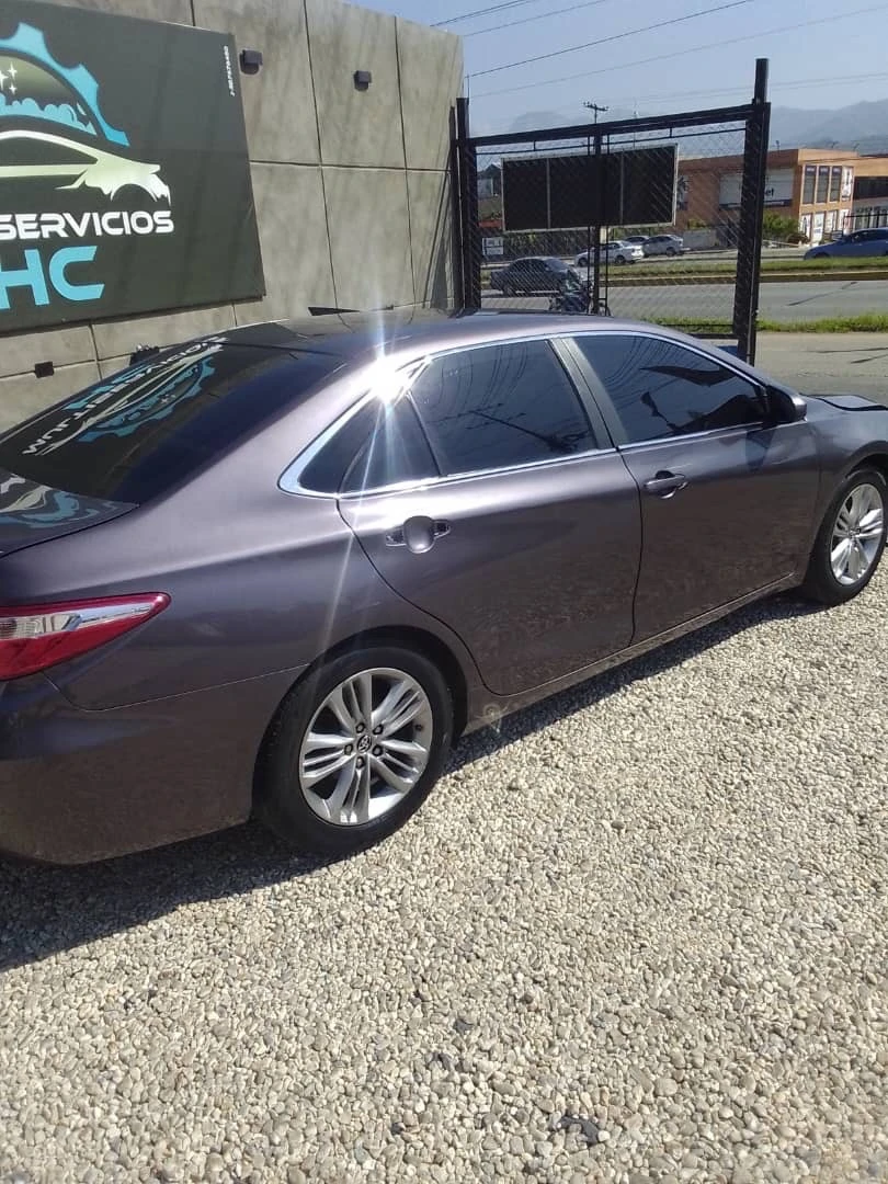 2016 Toyota Camry SE — foto 6