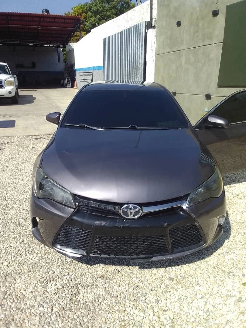 2016 Toyota Camry SE — foto 5