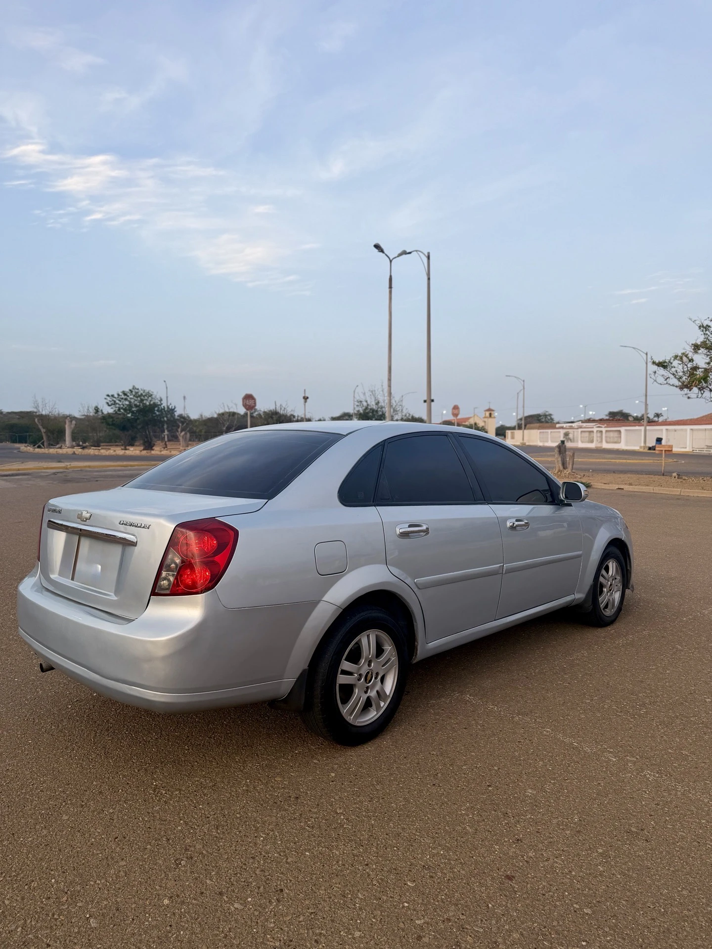 2011 Chevrolet Optra Advance — foto 4