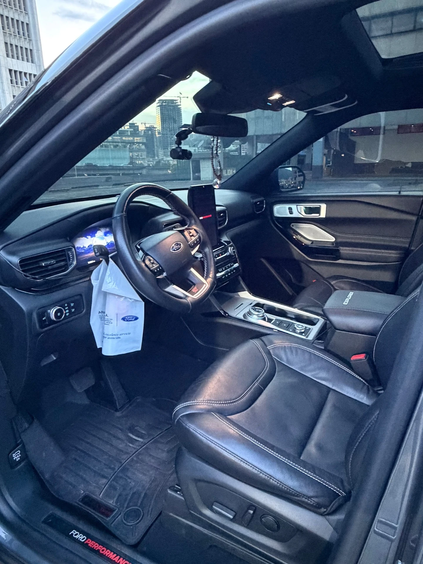 2023 Ford Explorer Sport Trac ST — foto 2