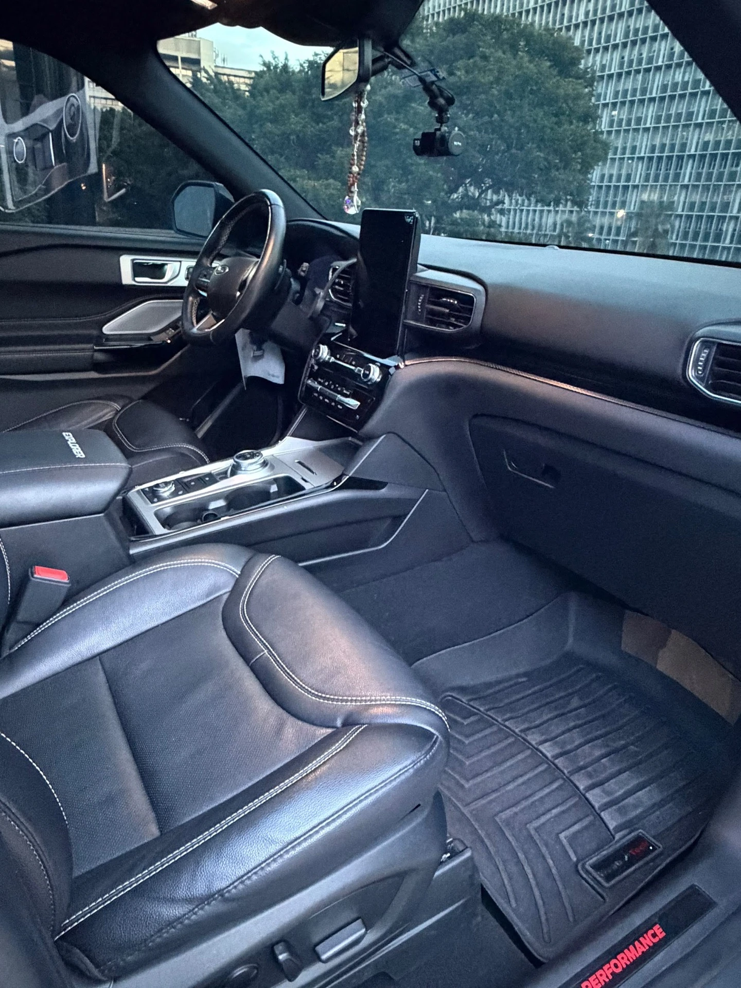 2023 Ford Explorer Sport Trac ST — foto 3