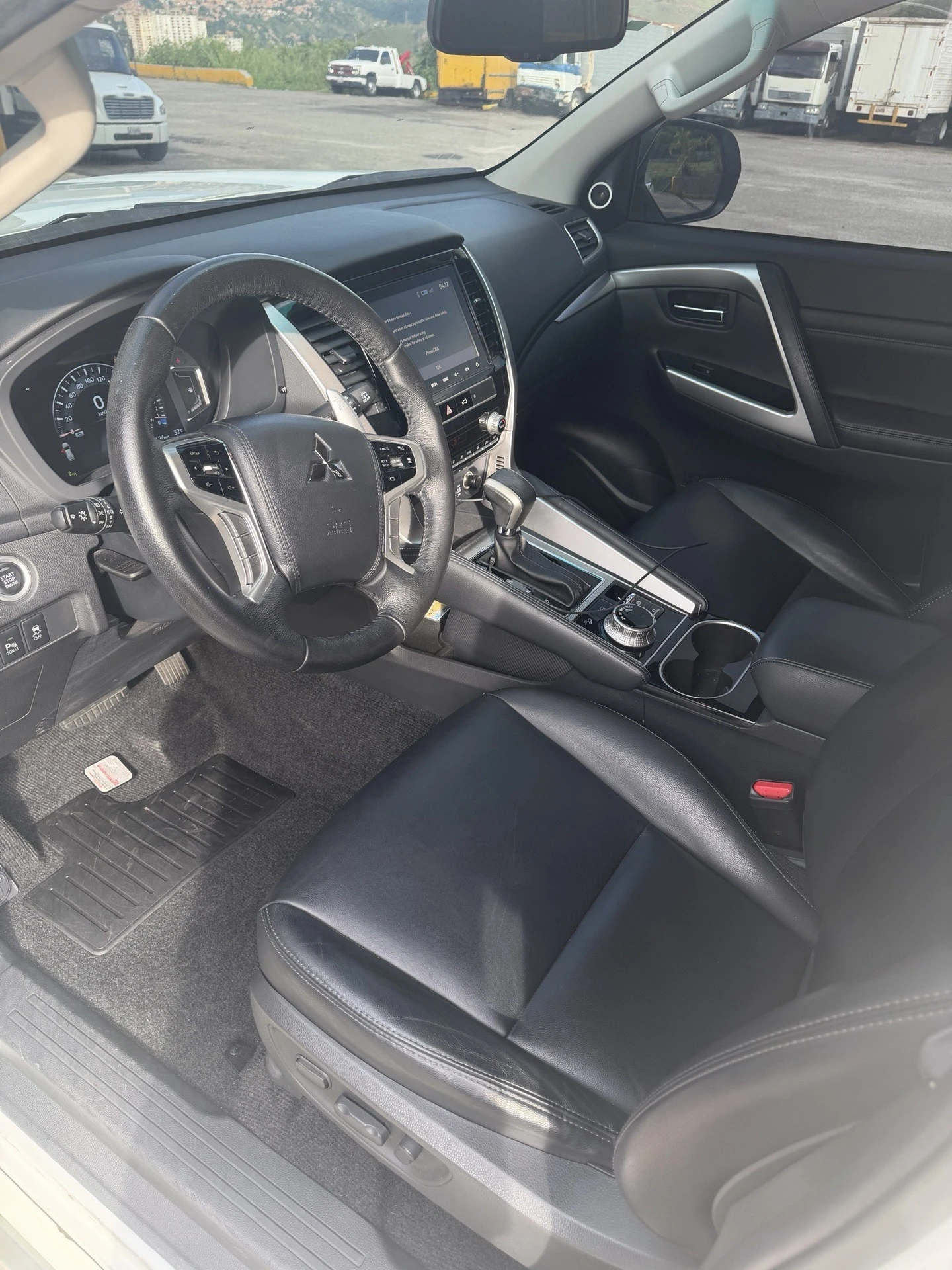 2023 Mitsubishi Montero Sport Full option — foto 5