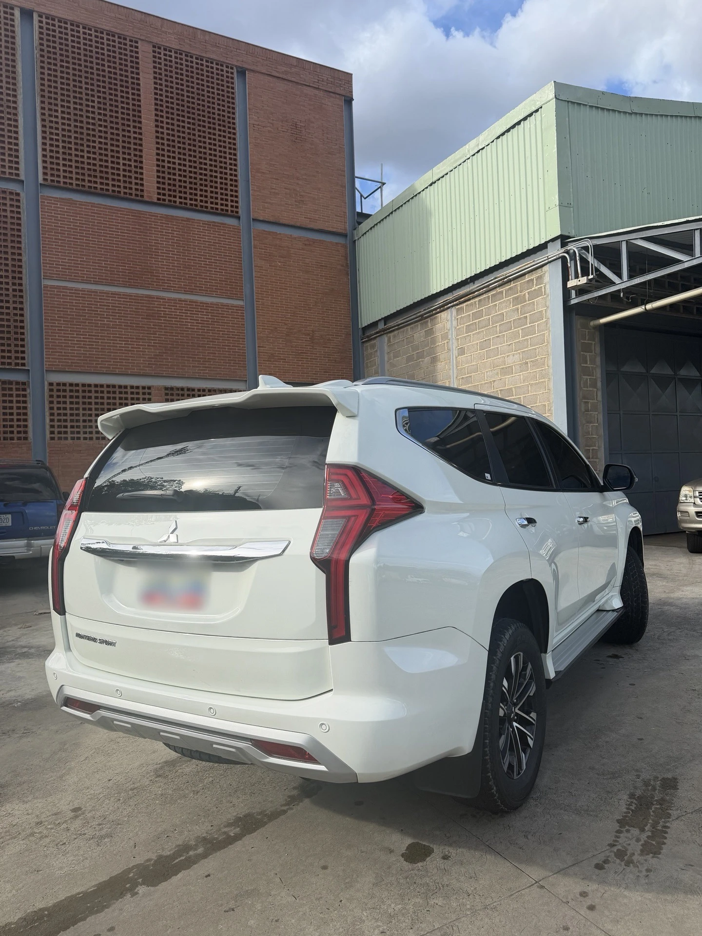 2023 Mitsubishi Montero Sport Full option — foto 3