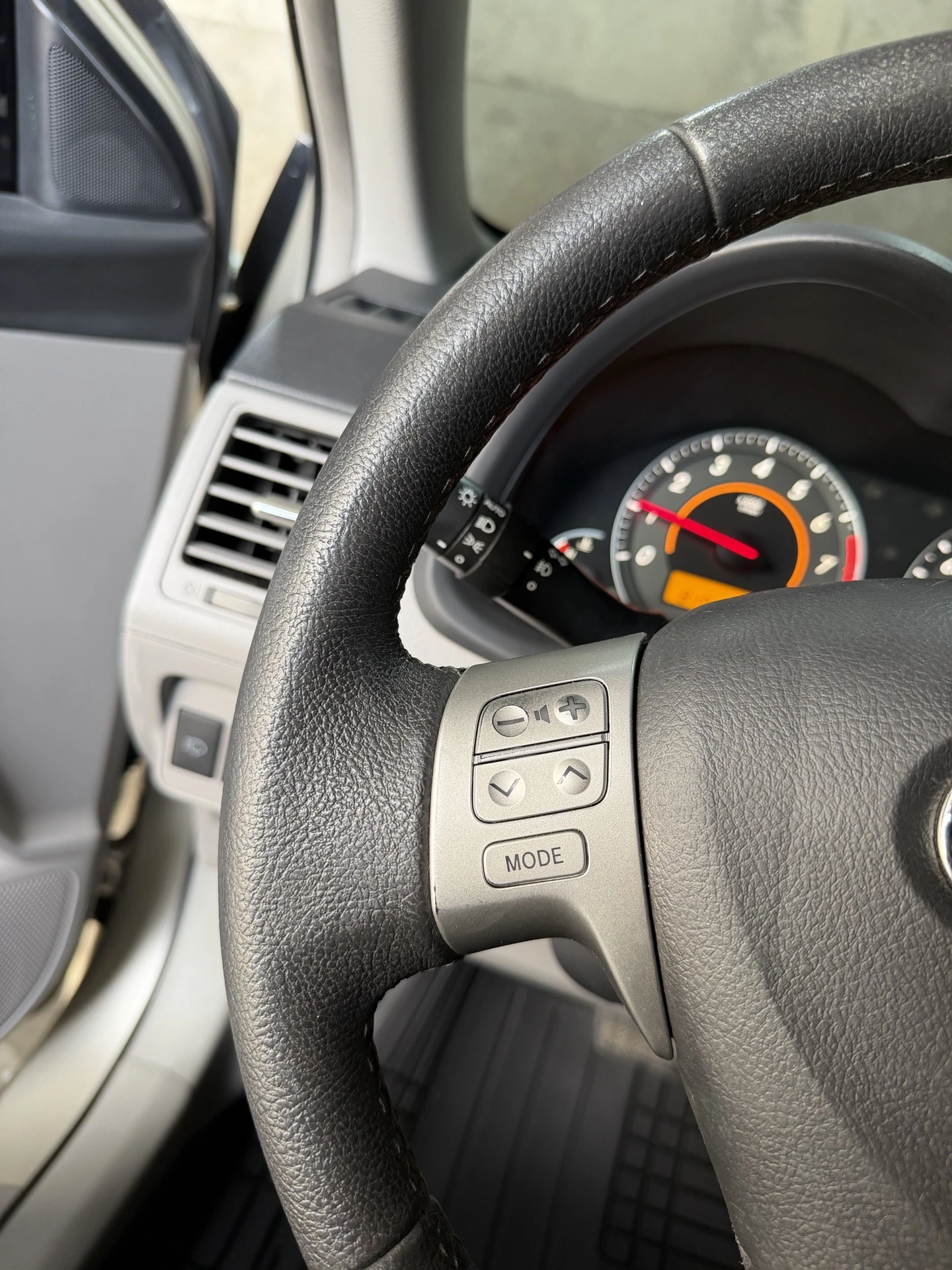 2014 Toyota Corolla GLI — foto 11