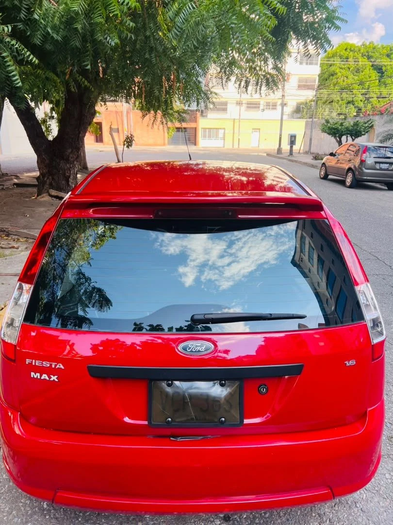 2008 Ford Fiesta Max — foto 4
