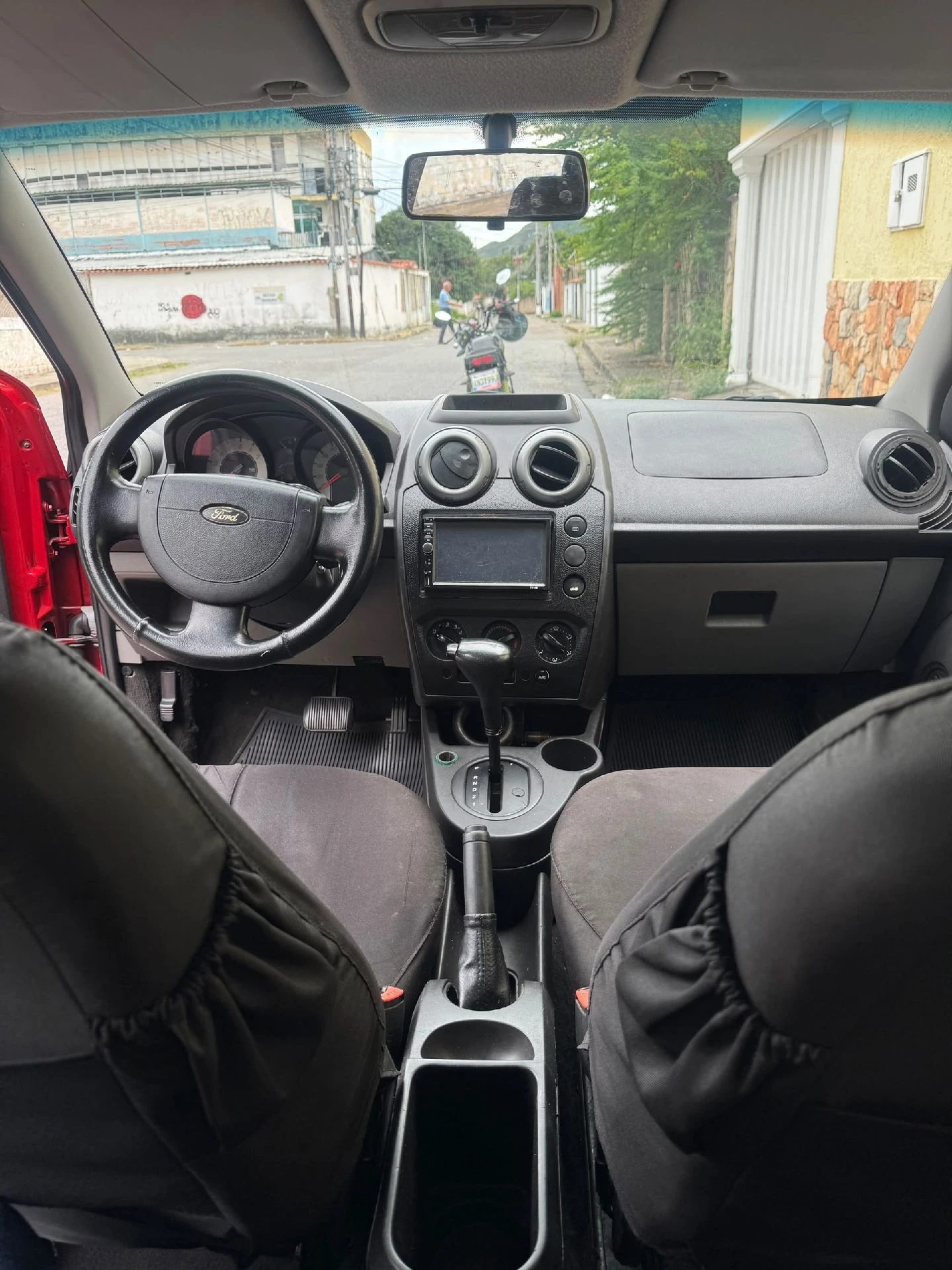 2008 Ford Fiesta Max — foto 11