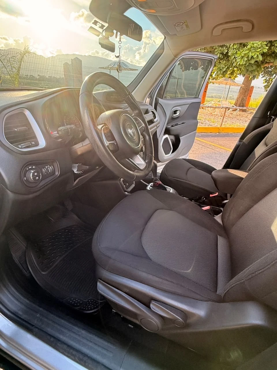 2019 Jeep Renegade Jeep renegade S — foto 5