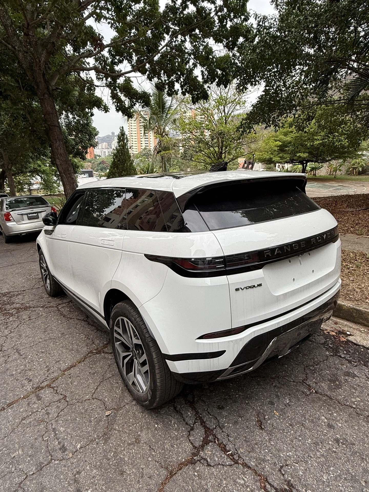 2025 Land Rover Range Rover Evoque — foto 2