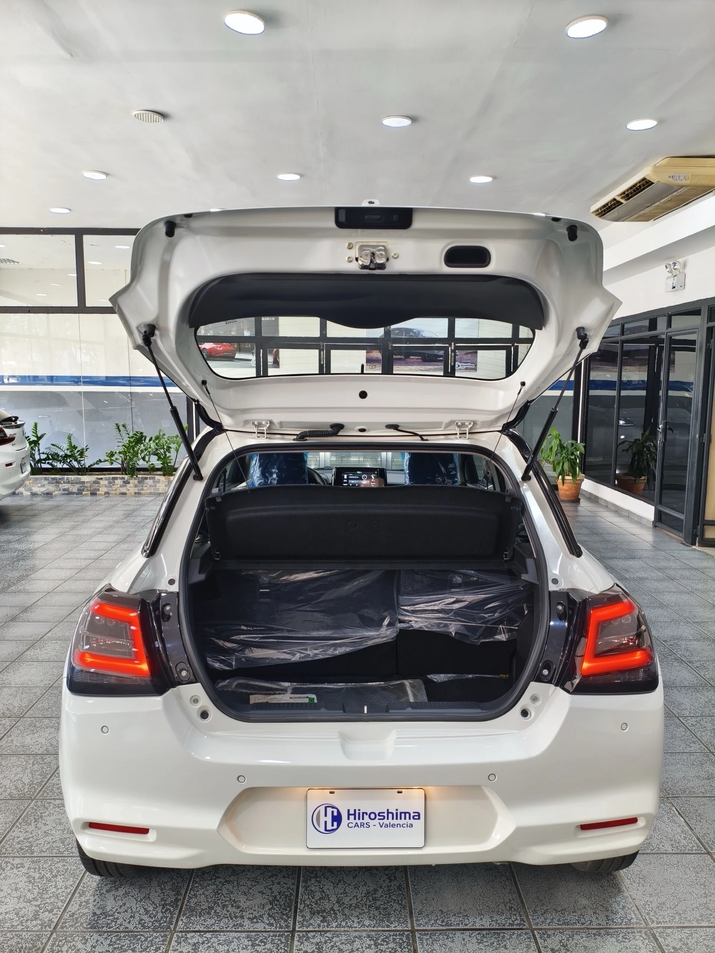 2026 Suzuki Swift GLX — photo 9