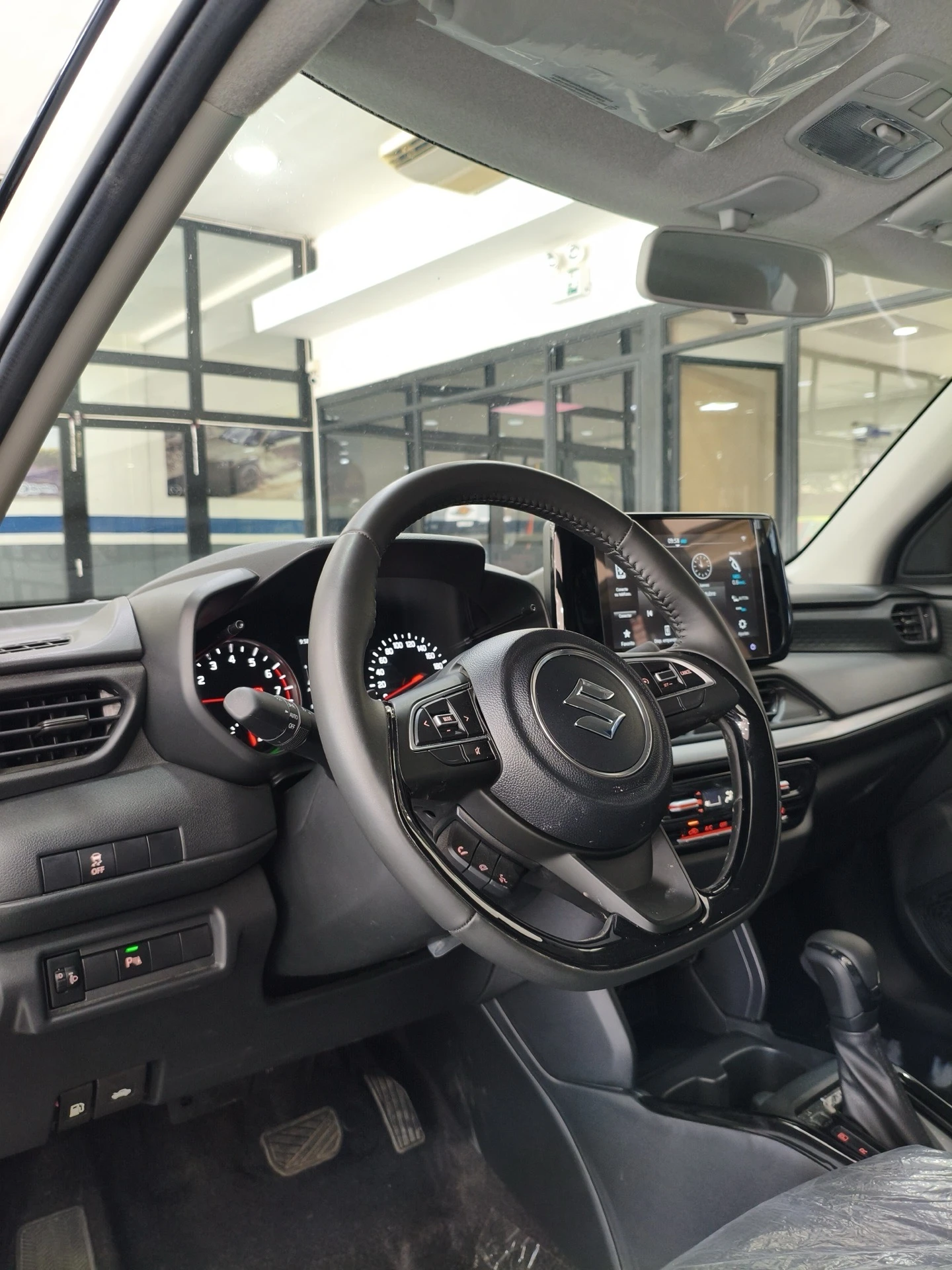 2026 Suzuki Swift GLX — photo 10